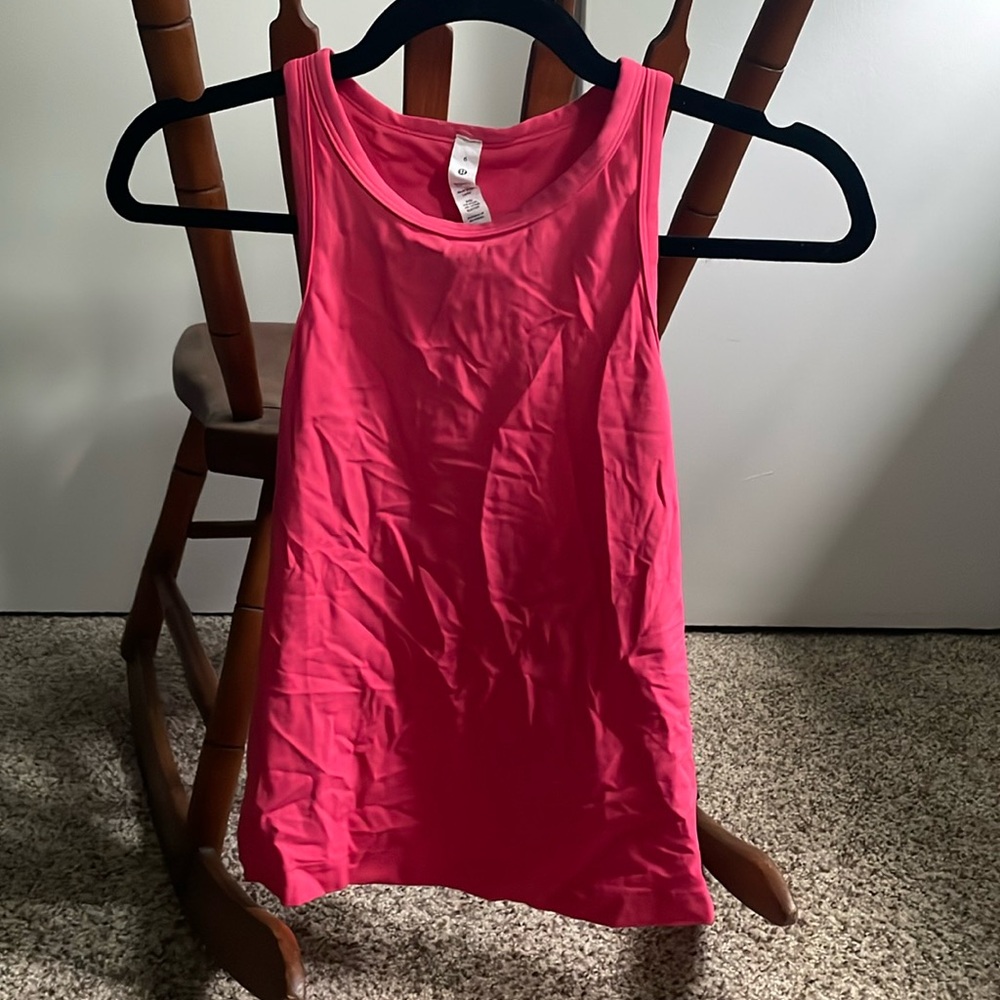 Lululemon Tank.